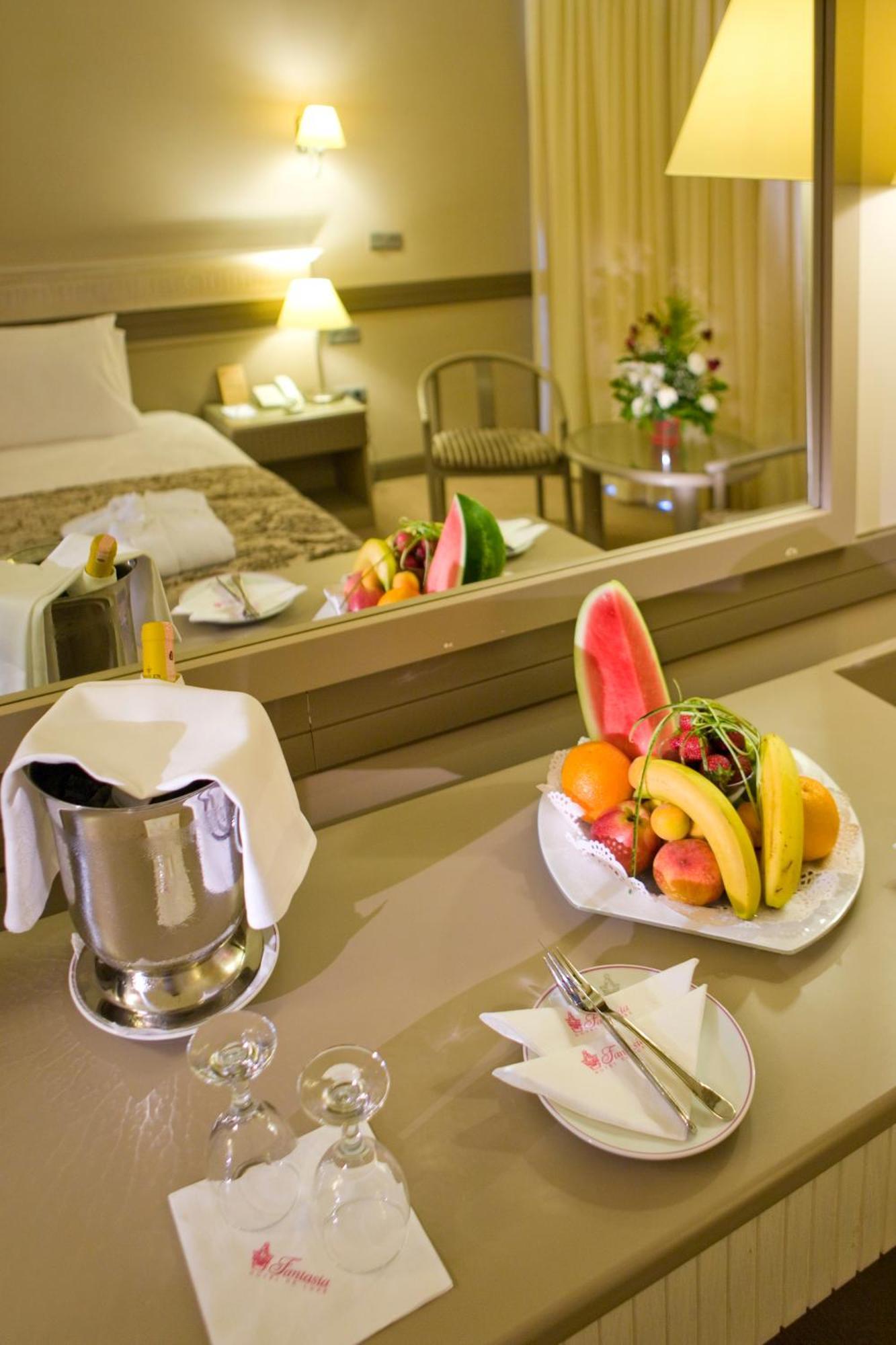 Fantasia Deluxe Hotel Κουσάντασι Εξωτερικό φωτογραφία