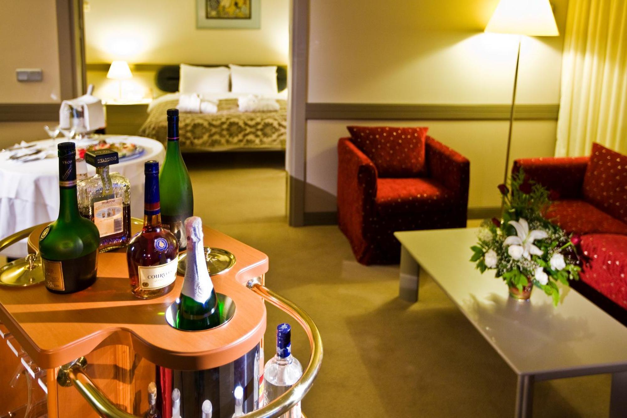 Fantasia Deluxe Hotel Κουσάντασι Εξωτερικό φωτογραφία