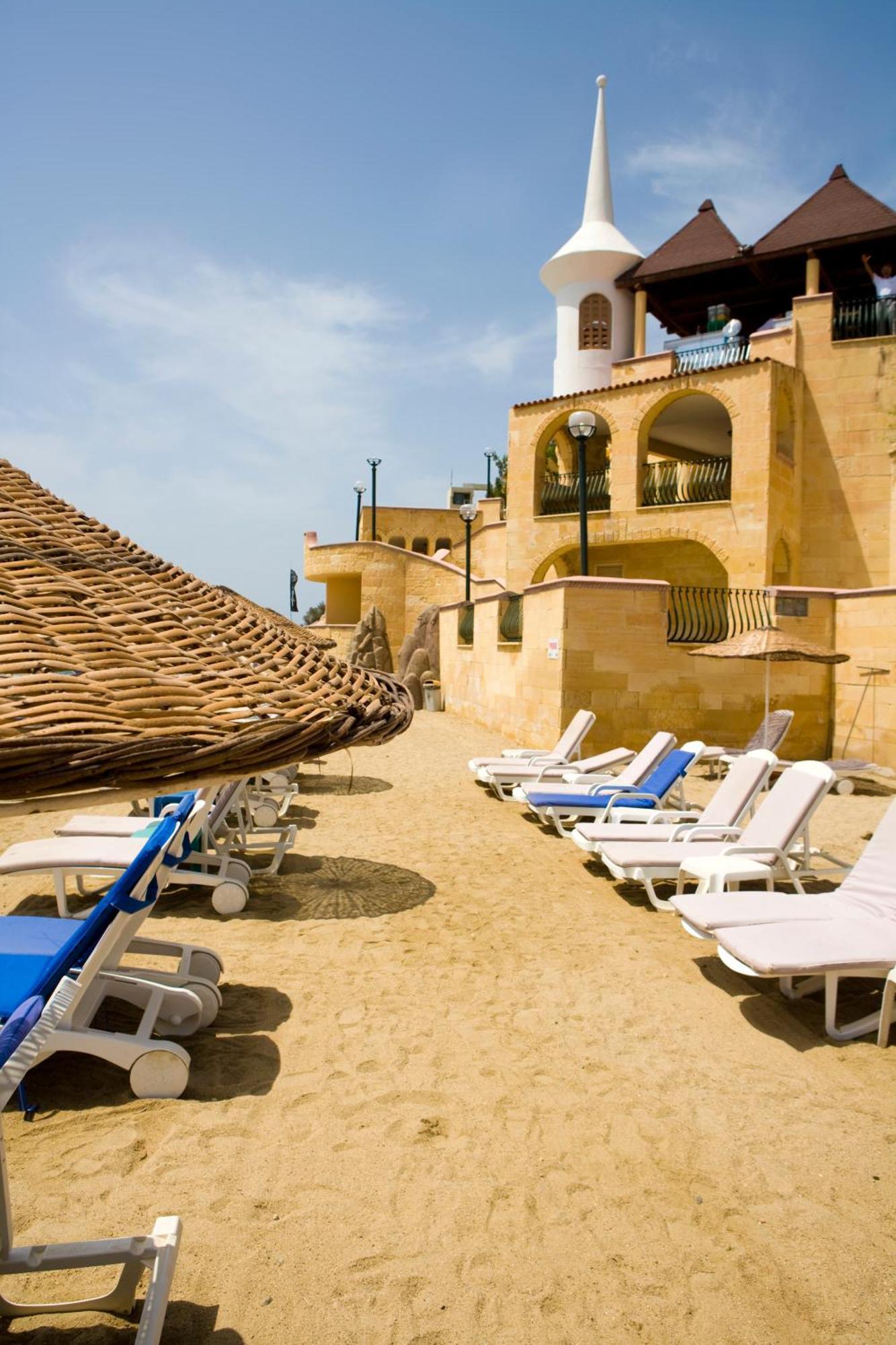 Fantasia Deluxe Hotel Κουσάντασι Εξωτερικό φωτογραφία