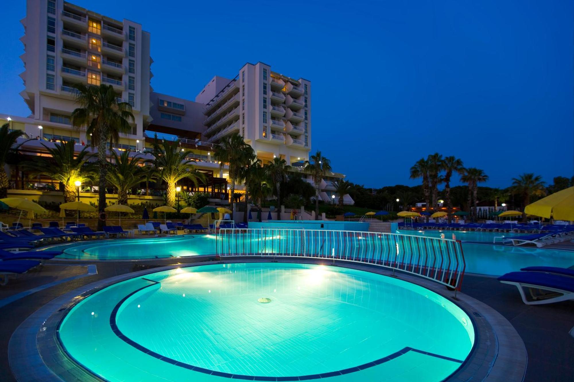 Fantasia Deluxe Hotel Κουσάντασι Εξωτερικό φωτογραφία